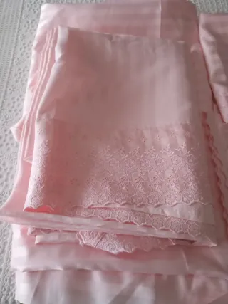 Lenzuola matrimoniali raso rosa con pizzo