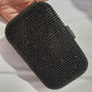 Bolso de fiesta negro con pedrería
