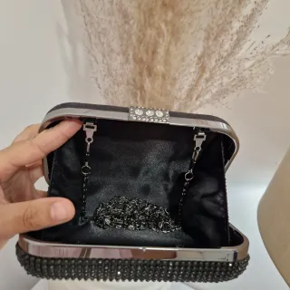 Bolso de fiesta negro con pedrería