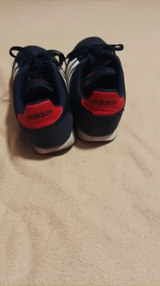 Zapatillas Adidas Azul Marino y Rojo