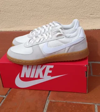 Nike Beige/Blanco Zapatillas
