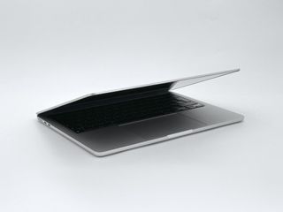 MacBook Air 13" (2022) Apple M2 8 CPU/8 GPU núcleos - SSD 256GB - 8GB RAM - Plata