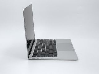 MacBook Air 13" (2022) Apple M2 8 CPU/8 GPU núcleos - SSD 256GB - 8GB RAM - Plata