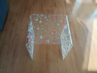 Mesa auxiliar transparente floral