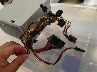 Fuente Alimentación Unyka 600W ATX