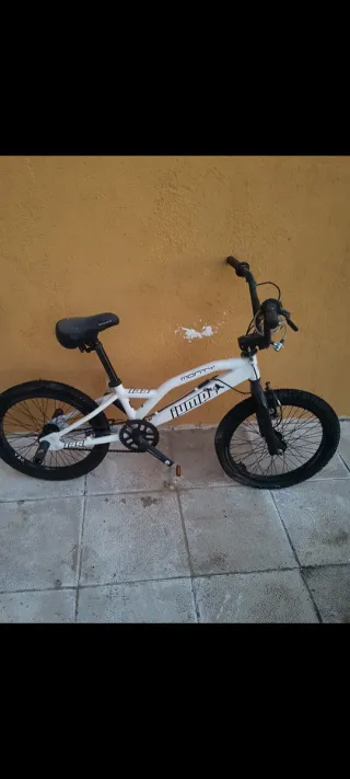 Bicicleta BMX Monty Blanca