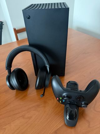 Xbox Series X 1TB + Auriculares + Accesorios