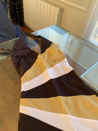 Vestido largo con rayas doradas y blancas