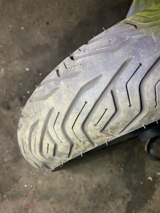 Kymco Superdink 120/80/14 llanta y neumático