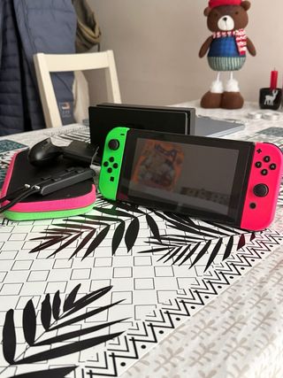Nintendo Switch v1 Splatoon Joycons + funda
