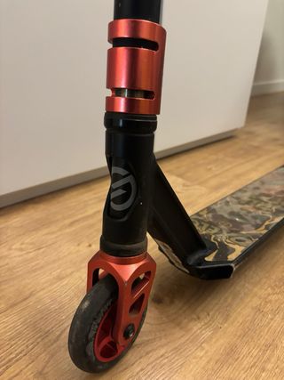 Patinete freestyle negro y rojo