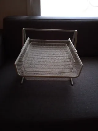 Bandeja de escritorio metálica gris