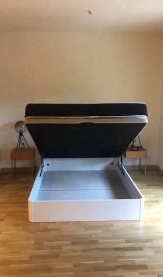 Cama individual con cabecero