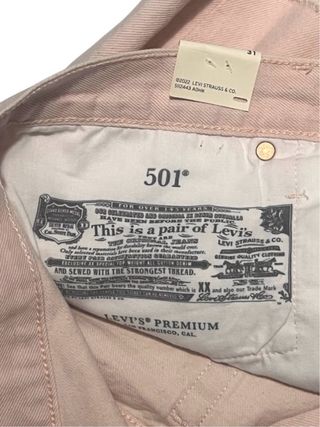 Talla XL (31). Short vaquero rosa LEVI'S 501