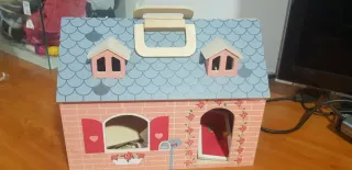 Casa de muñecas de madera portátil