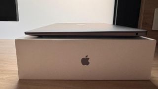 MacBook Air M1 (13", 2020) Gris - Como nuevo