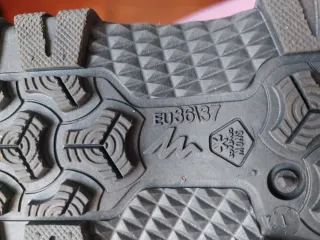 Botas de Nieve Negras y Azules