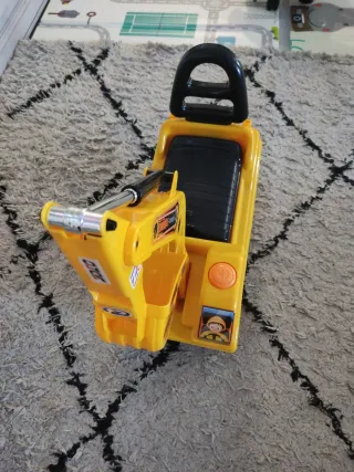 Excavadora infantil amarilla para montar