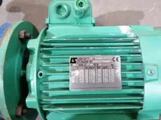 Motor Leroy Somer LS 90L y bomba de agua seminueo