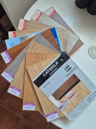 Muestrario Suelo Laminado CATWALK AC4 8mm Roble