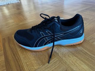 Zapatillas pádel/tenis Asics negras y naranjas