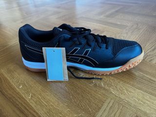 Zapatillas pádel/tenis Asics negras y naranjas