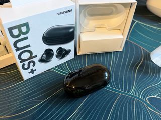 Samsung Galaxy Buds+ Negros - Cable Nuevo