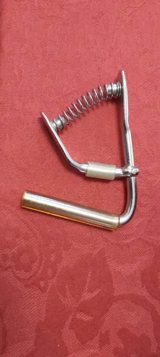 Cejilla metálica para guitarra