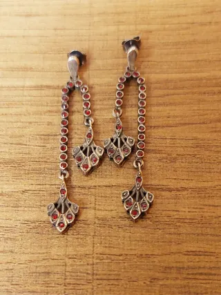 Pendientes de plata largos con piedras granite.
