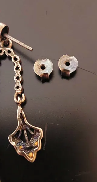 Pendientes de plata largos con piedras granite.