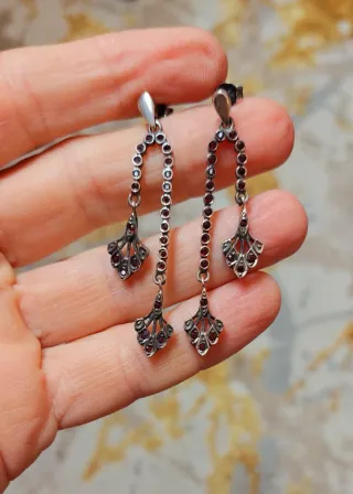 Pendientes de plata largos con piedras granite.
