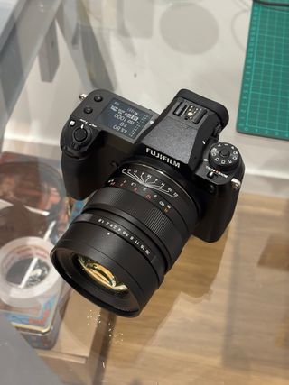 Fujifilm GFX 50SII + Mitakon 65mm f1.2