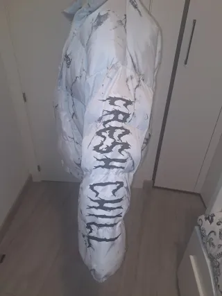 Cazadora unisex efecto mármol