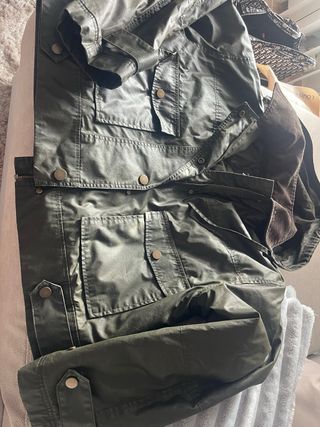 Chaqueta Zara estilo Barbour verde