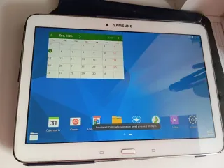 Samsung Galaxy Tab 4 16GB con funda y cargador