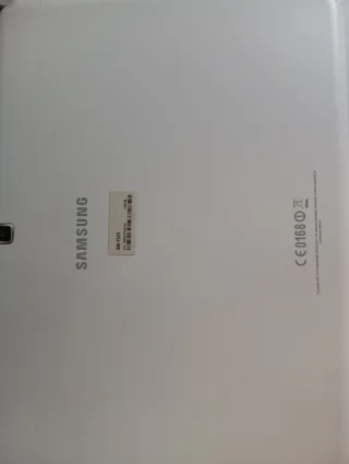 Samsung Galaxy Tab 4 16GB con funda y cargador