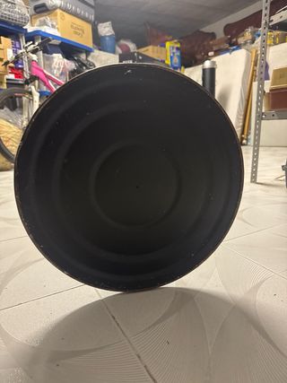 Perchero de pie metálico negro y plateado