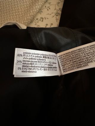 Pantalón de vestir negro con pinzas