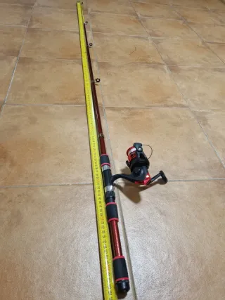 Caña de pescar con carrete