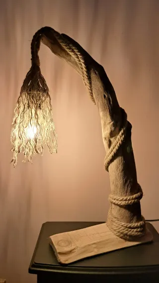 Lampada design legno e corda pezzo unico