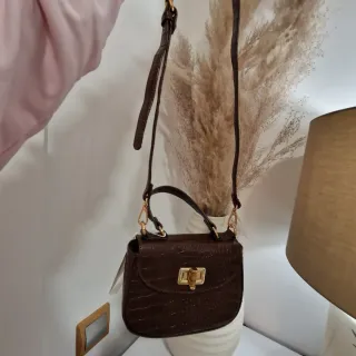 Bolso chocolate efecto piel