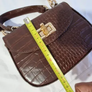 Bolso chocolate efecto piel