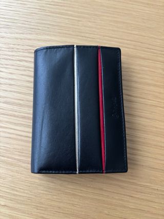 Cartera Dopell Negra con detalles rojos