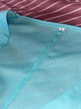 Blusa manga larga encaje azul