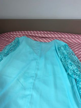 Blusa manga larga encaje azul