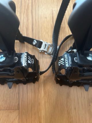 Pedales de bicicleta con correas