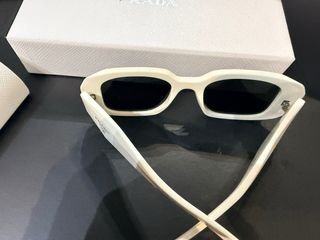 Gafas de sol Prada blancas