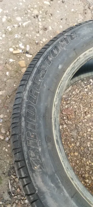 Neumático Bridgestone 205/55 R16 USADO