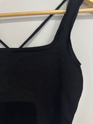 Top negro tirantes cruzados talla S