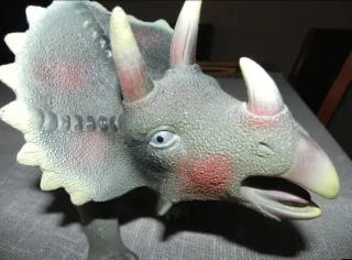 Figura Dinosaurio Triceratops Juguete